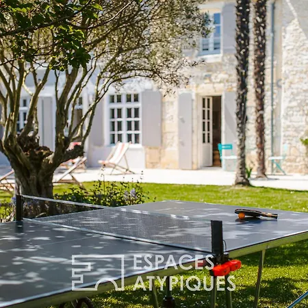 Maison De De Charme Avec Piscine *