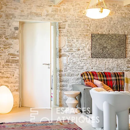 Maison De De Charme Avec Piscine Villa *